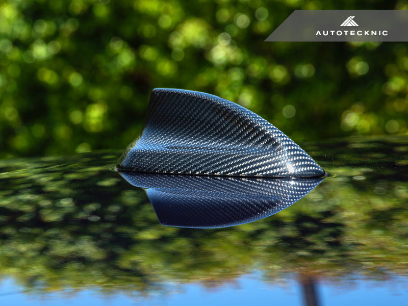 Autotecknic Dry Carbon Roof Antenna Cover - BMW F90 M5